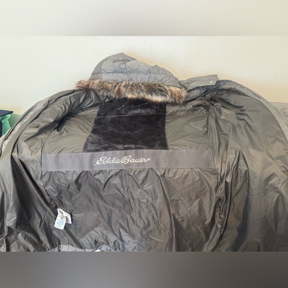 Eddie Bauer Down Filled Parka Detachable Fur Hood Quilted Winter Small *Read - Picture 13 of 13